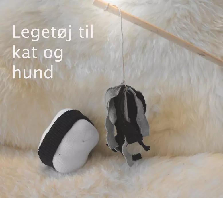 Gamle strømper brugt som legetøj til kæledyr